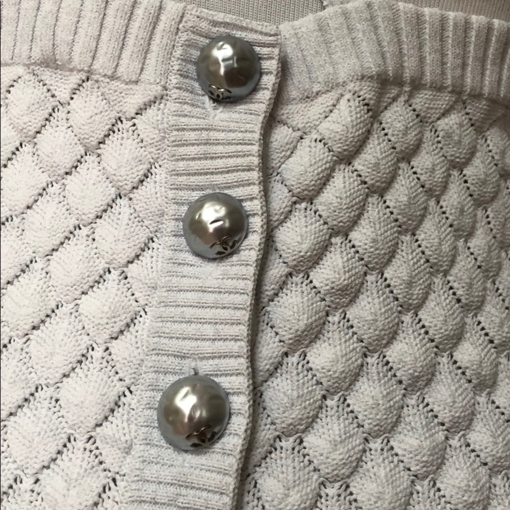 Gorgeous Chanel Dress in Size 40 - Picture 4 of 8